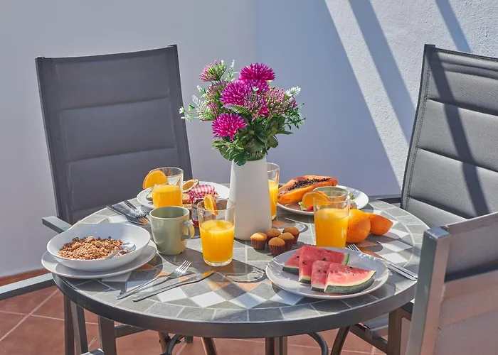 Bungalow Maria De Timanfaya - Sea And Mountains Views, Pool, Wifi, 15 Minutes Walk To Marina Rubicon