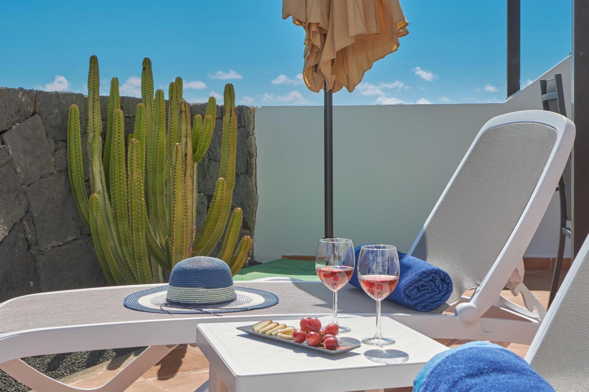 Dom wakacyjny Maria De Timanfaya - Sea And Mountains Views, Pool, Wifi, 15 Minutes Walk To Marina Rubicon Playa Blanca (Lanzarote)