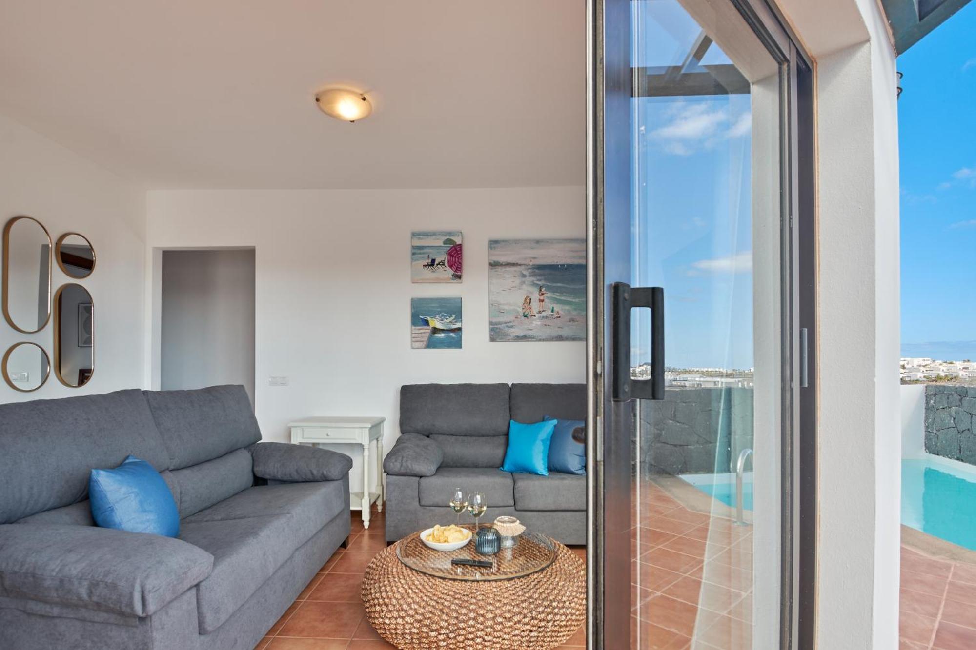 Ferienhaus Maria De Timanfaya - Sea And Mountains Views, Pool, Wifi, 15 Minutes Walk To Marina Rubicon *