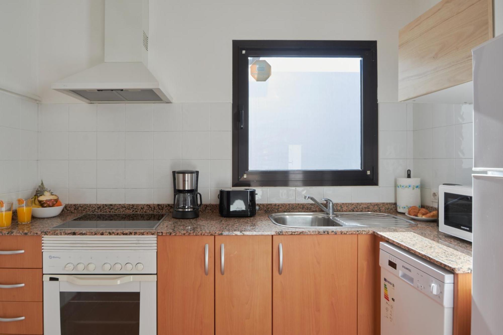 Maria De Timanfaya - Sea And Mountains Views, Pool, Wifi, 15 Minutes Walk To Marina Rubicon Ferienhaus
