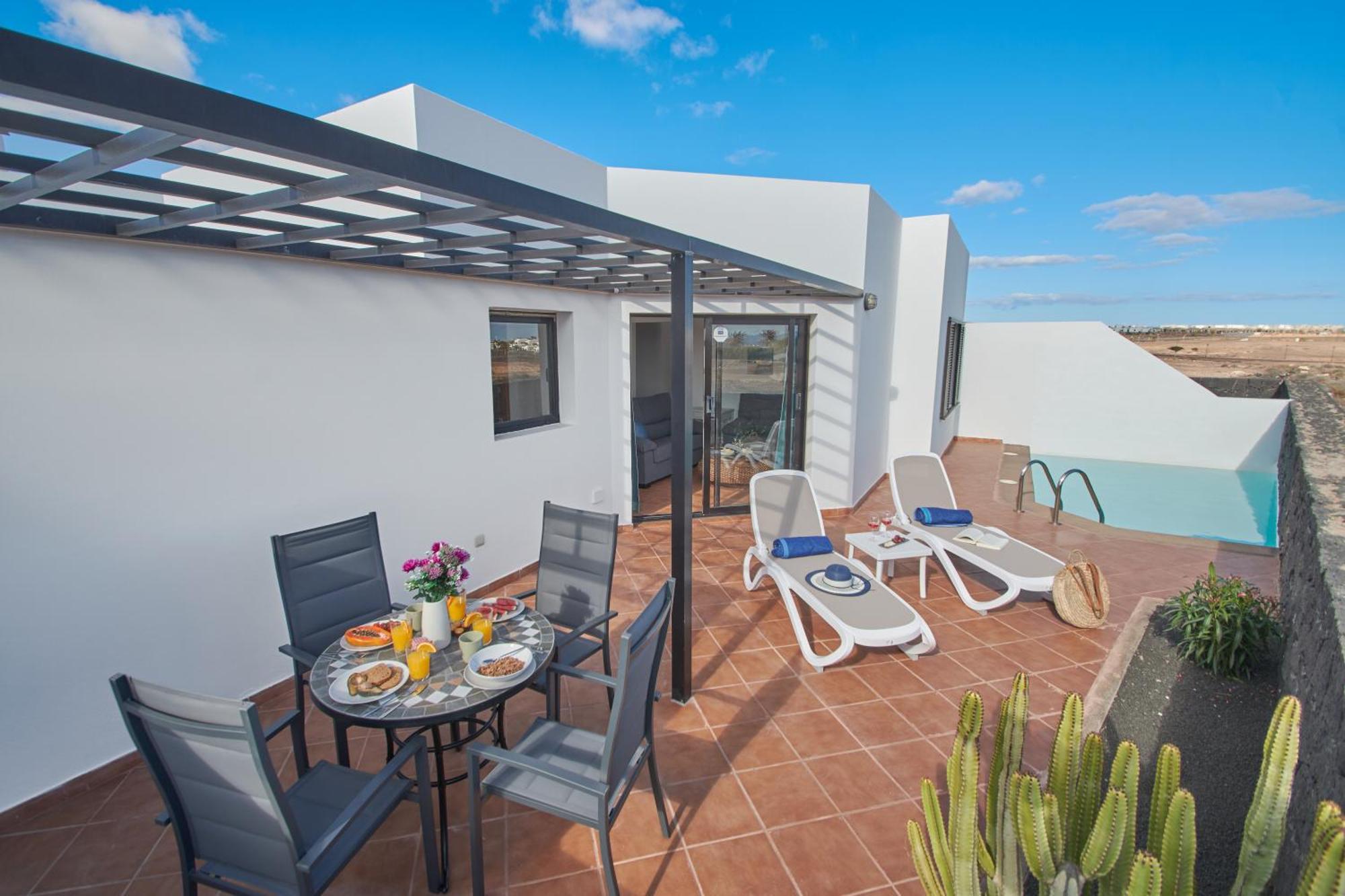 Ferienhaus Maria De Timanfaya - Sea And Mountains Views, Pool, Wifi, 15 Minutes Walk To Marina Rubicon