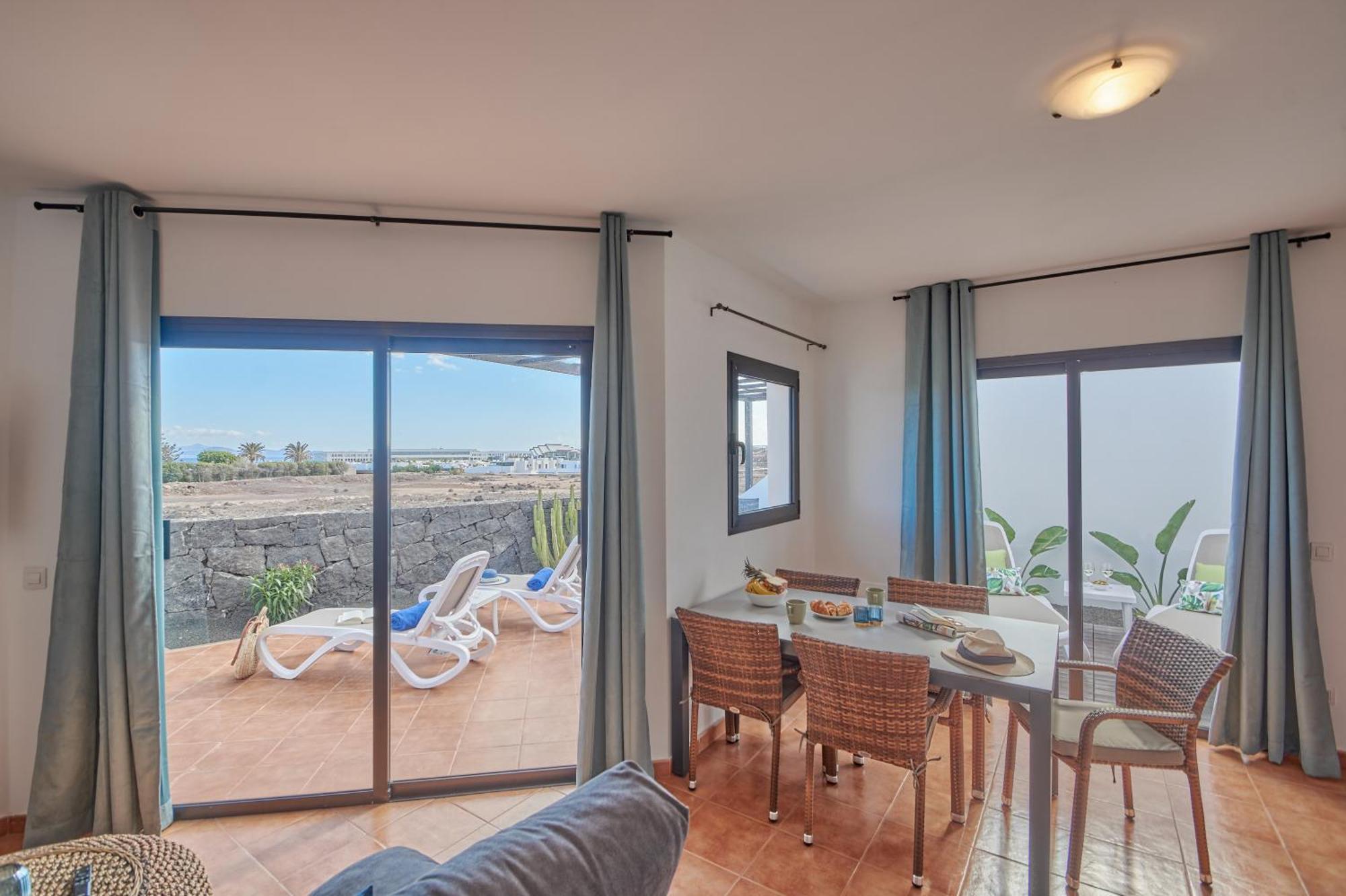 Ferienhaus Maria De Timanfaya - Sea And Mountains Views, Pool, Wifi, 15 Minutes Walk To Marina Rubicon Playa Blanca (Lanzarote)