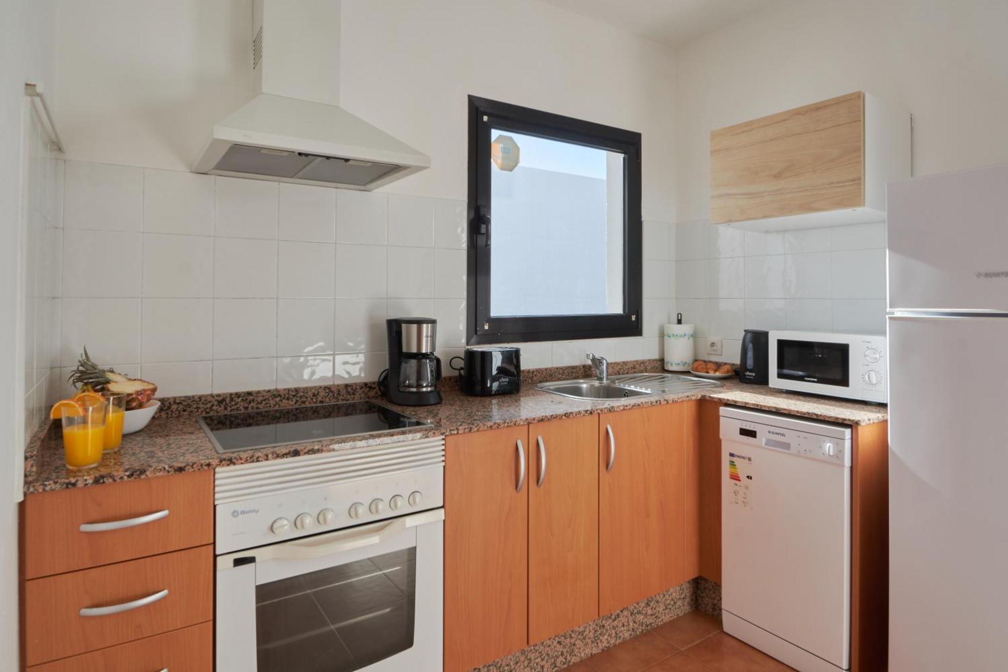 Maria De Timanfaya - Sea And Mountains Views, Pool, Wifi, 15 Minutes Walk To Marina Rubicon Ferienhaus