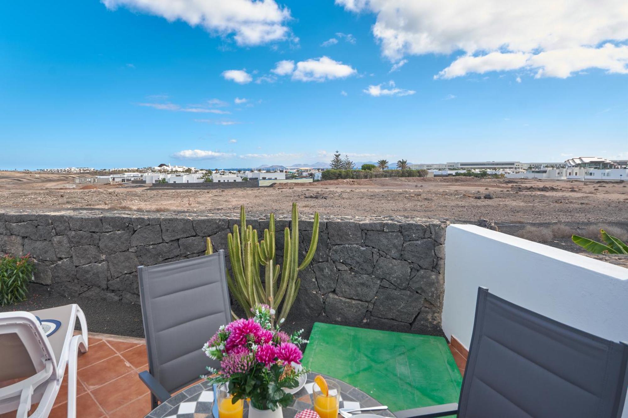 Maria De Timanfaya - Sea And Mountains Views, Pool, Wifi, 15 Minutes Walk To Marina Rubicon Hébergement de vacances *